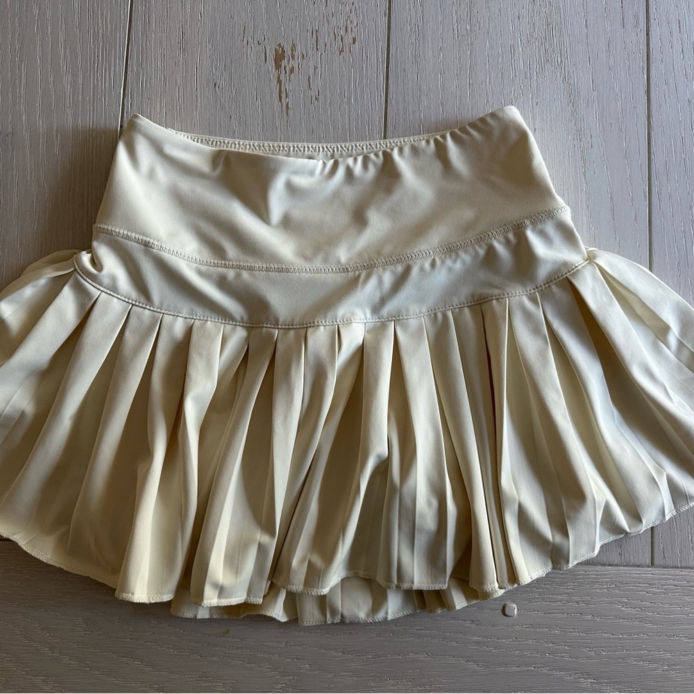 Goldhinge Pleated Skiet